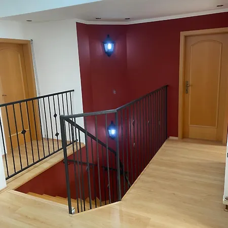 Rodinny Dum Divisov U Benesova, Na Spravedlnosti 276 *