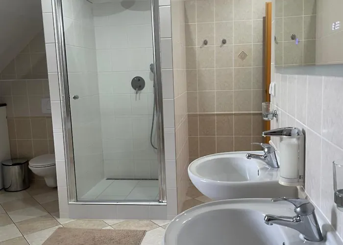 Rodinny Dum Divisov U Benesova, Na Spravedlnosti 276 Willa *